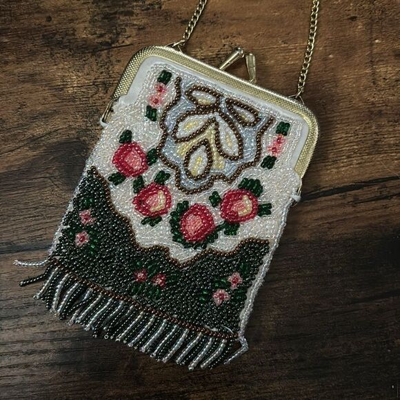 Vtg Beaded Fringed Coin Purse with Gold Tone Clasps with Chains - Picture 1 of 7
